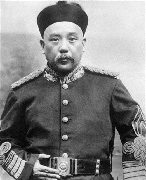 陈启泰|她问:我出嫁有多少嫁妆?父亲:一火车,她以为是玩笑,结果成真了