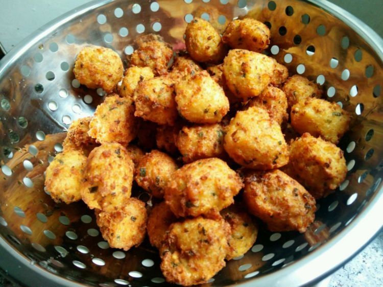 不管炸啥肉丸子，牢记“4不放”，厨师教你一招，外酥里嫩不发硬