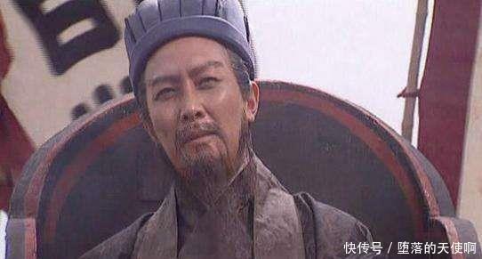 捅破|庞统死前说出六个字，捅破刘备秘密，连诸葛亮都不曾发现！