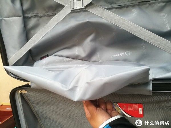 箱包|图吧的日常 篇二百七十三：300块钱的外交官DS-13008 26寸旅行箱包开箱测评