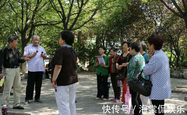 旅游|建议老年人经常旅游，这3样东西最好自己带，虽不贵作用却很大