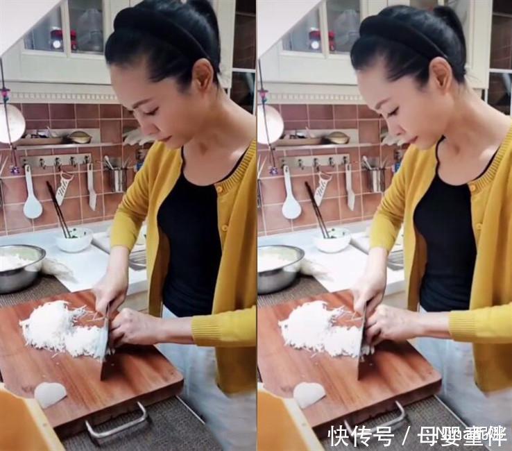 针织|55岁于文华在家做饭真时髦,穿开衫露黑色打底身段苗条,罕见大红唇太抢镜