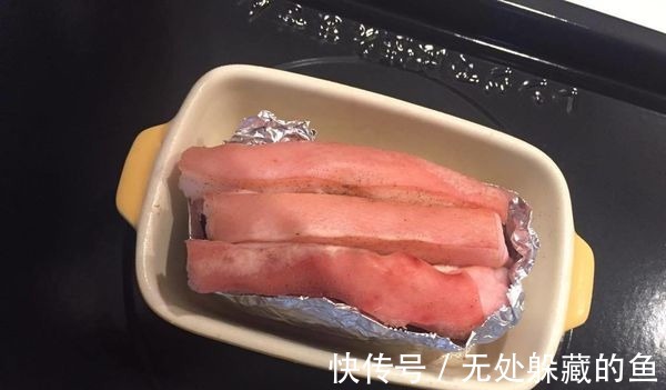猪皮|史上最简单版的脆皮烧肉——免煮免戳！