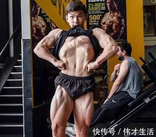 健身房|15岁拿下全球“健美冠军”的少年,练一身肌肉,如今这身高亮了