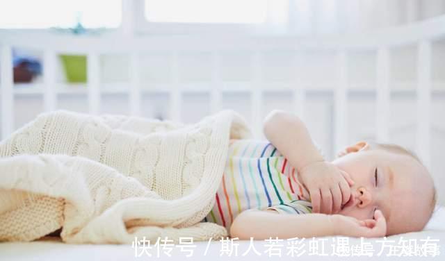 大人|宝宝喜欢被抱着到处走,大人一坐下就哭闹,这是怎么回事别嫌烦