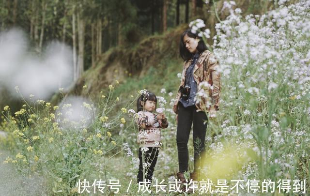 三胞胎|爸爸接孩子放学迟到了,女儿们一脸气愤,门卫大爷都憋不住笑了