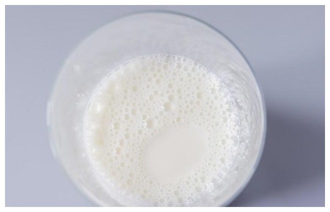 别再花冤枉钱买奶茶了！手把手教你自己做，美味解渴还省钱