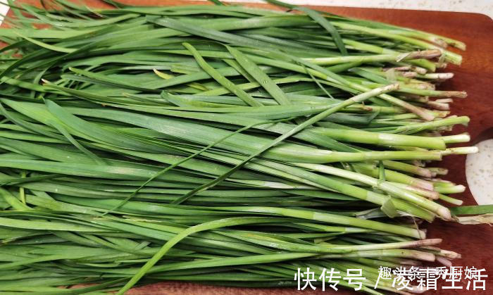 保存韭菜原来如此简单，教你1招，随吃随取，放1个月都不黄不烂