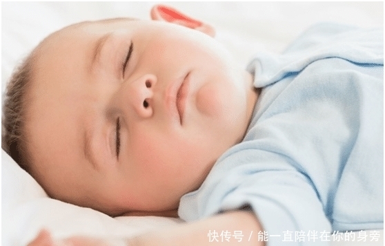 被子|宝宝不好好睡觉,晚上喜欢蹬被子,是宝妈有些忽略了
