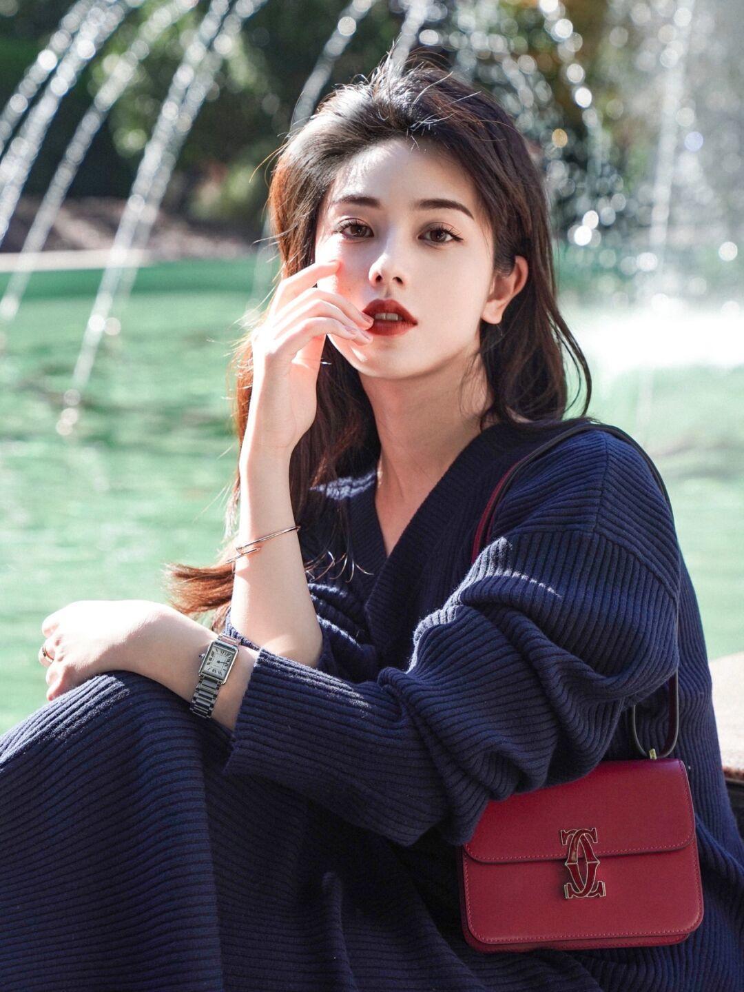 半身裙 怎么穿出毛衣的精髓?看看这些搭配造型,简约日常又显气质