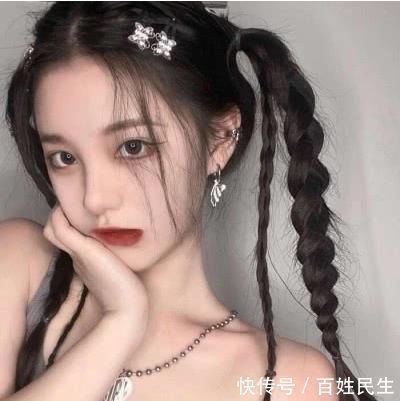 女生眼睛若有这“3特点”，天生自带“眼妆”，素颜早晚逆袭校花