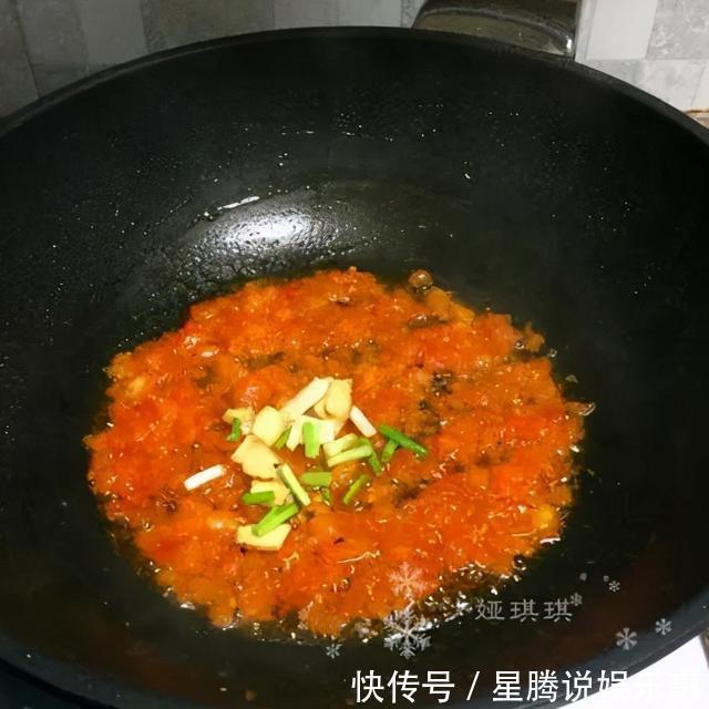小米辣|不炒不煮不蒸，教你金针菇能让人吃上瘾的做法