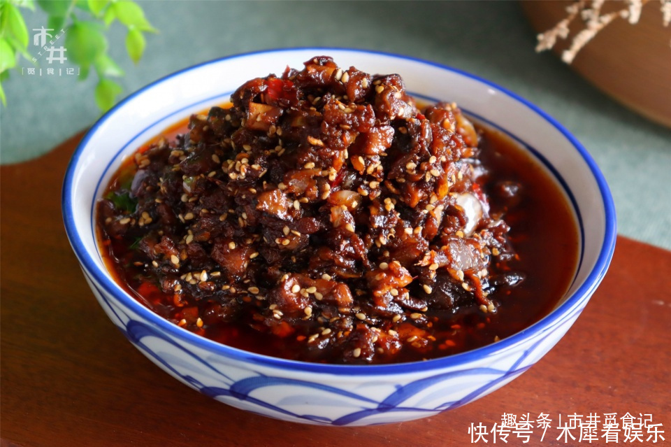 香菇|自制香菇肉丁酱,拌啥都好吃,20元成本做一大碗,不用去超市买了