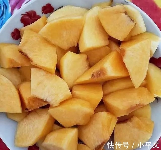 立秋后,坚持每天吃一点,晒黑的皮肤白回来了