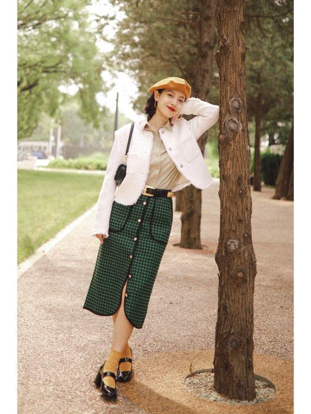 小个子|法式复古怎么穿?小香风外套+绿色格子半身裙,复古又有气质