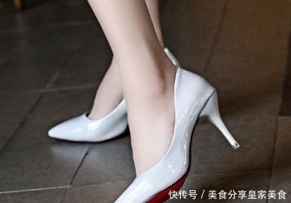 舒适|让整体看起来不单调!细跟鞋个性别致的造型