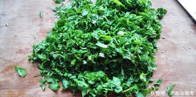 4月,“植物安眠药”终被发现,隔三差五吃一点