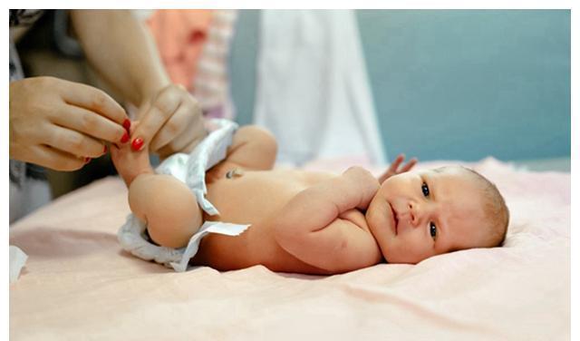 健康|宝宝的便便“暗藏”健康信号,看到这些颜色的便便,家长莫惊慌