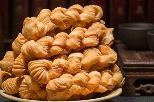  好之后用|奶奶用了30年的炸麻花方法，5块钱做一锅，外酥里嫩，一捏就碎