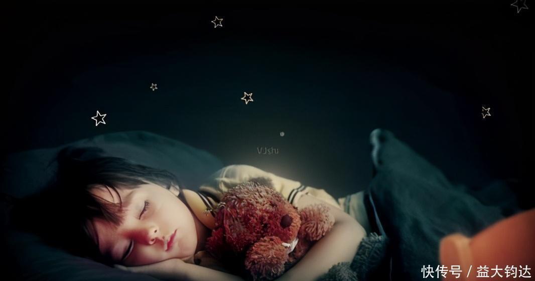 衣服|冬天再冷也别让孩子这样睡觉,不仅不保暖,还容易让孩子小病不断