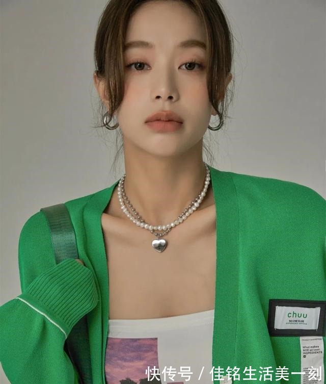 cr 适合亚洲女孩的韩式穿搭,早秋这么穿,洋气又时髦!