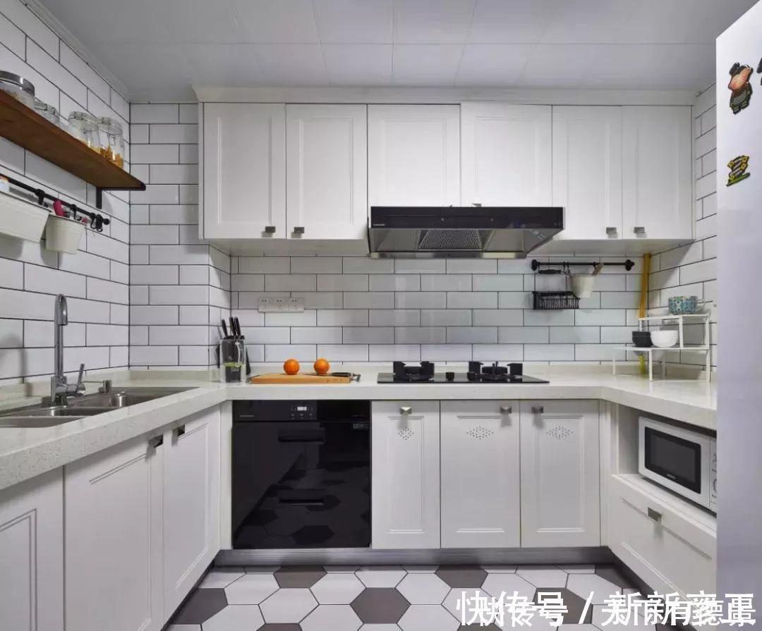 傻傻分|橱柜门选什么材料好？别傻傻分不清，越来越多人厨房橱柜这样装！