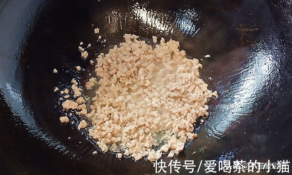 虾仁肉末炒菠菜你试过吗?营养丰富,味道鲜美,好吃特别下饭