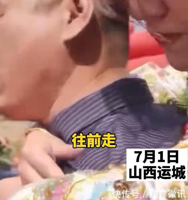 婚车|这条路不想走完！父亲背女儿出嫁嫌婚车太近，女儿泣不成声