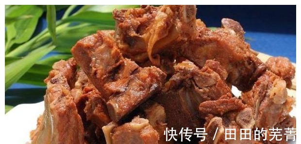 吃起来|夏日必备美食,鲜美可口的酱骨头,吃起来太爽了!