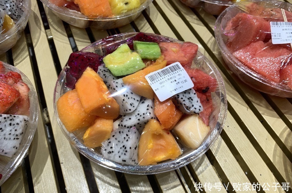 烧烤类|这6种食物,孩子再馋父母也别买,没营养还浪费钱,以后别乱买了