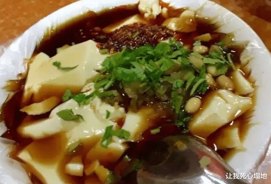 裤带面白煮后用油泼，加点青菜油泼辣椒，口感筋道