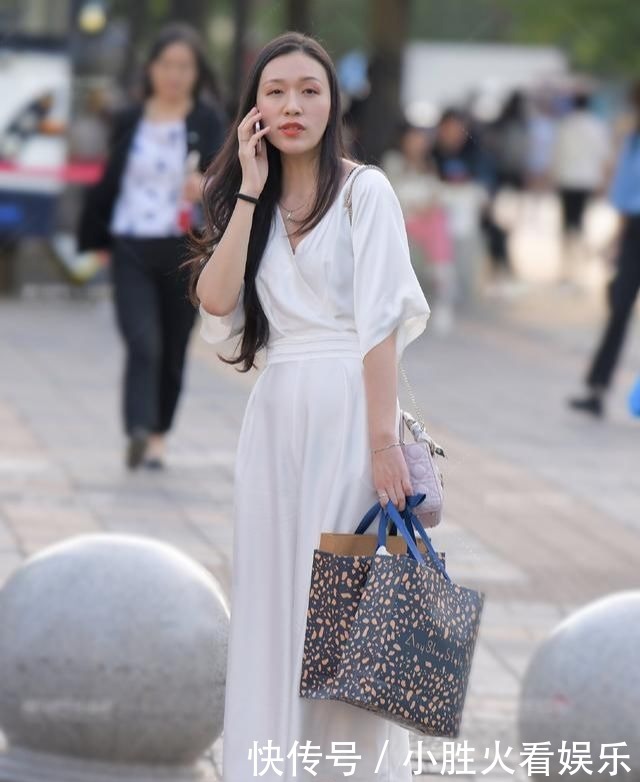 款式|一种很像裙子的裤子穿在身上为什么会这么好看!因为它有一个优点