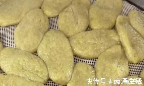 年后我家吃得最多是它，加一物一蒸，放特制的料汤中拌一拌，是真好吃