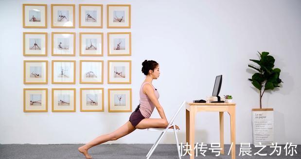 右腿|大长腿小蛮腰，天鹅颈，直角肩，这位瑜伽小姐姐的身材，太好了吧