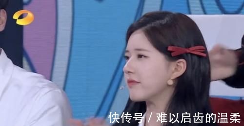 赵露思和徐开骋亮相《快乐大本营》,两人同台合唱,赵露思好娇小