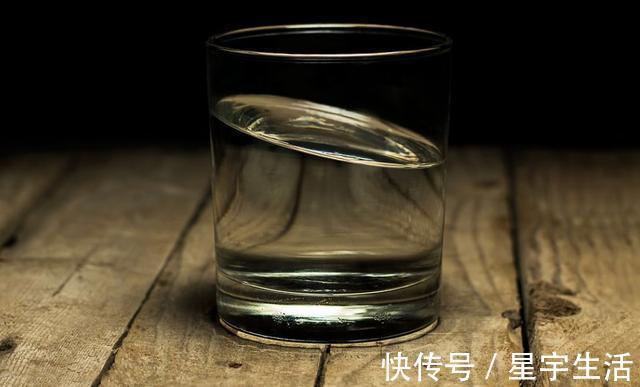 咖啡因|起床、晚上喝白开水的人！这样喝水，将毁掉自己的肾