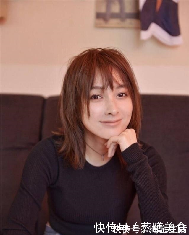 新年|新年不得不尝试的“法式刘海”,随性慵懒,特别适合脸大的女生