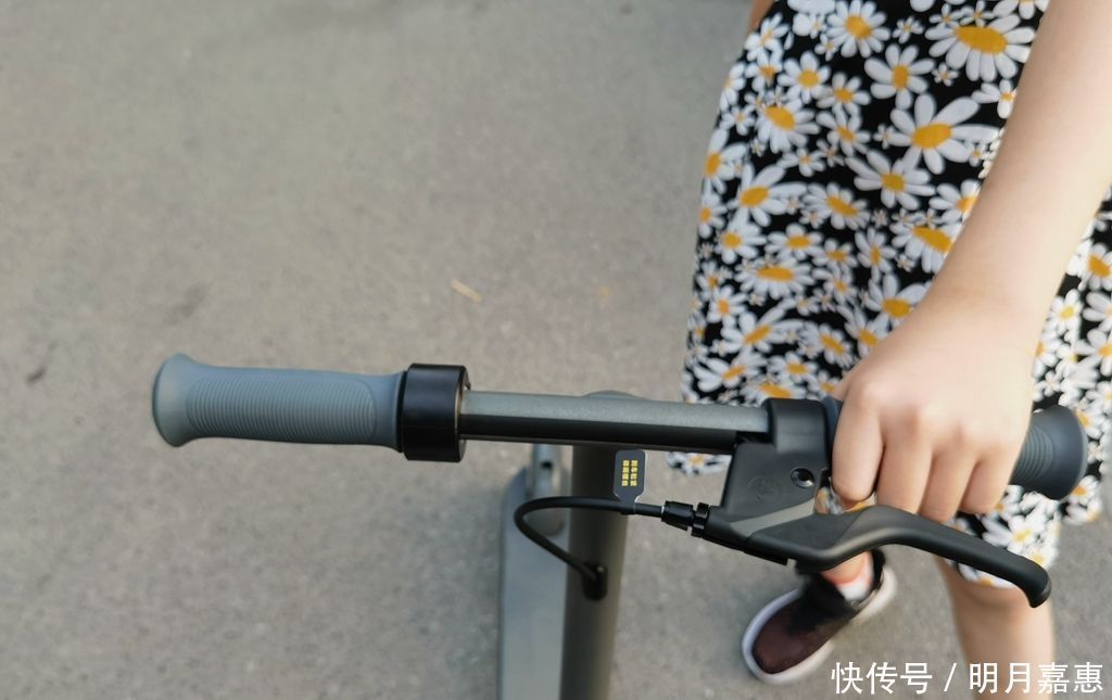 车把|女儿的暑假礼物,性能和安全都在线九号儿童电动滑板车E10体验