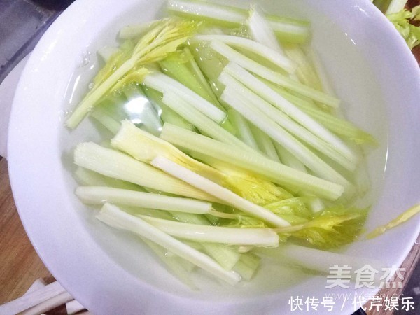 医生不会告诉你,它是强碱性食物,补血防脱发,上年纪的人要多吃