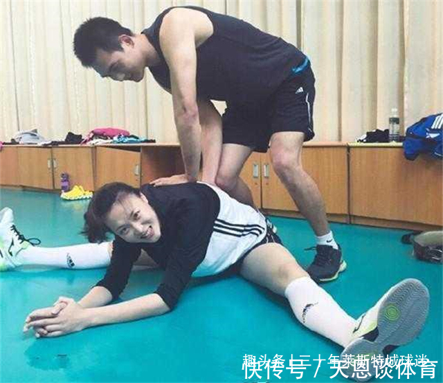 二人世界|惠若琪生完孩子身材真好!过二人世界开心激动,老公却显得很疲惫