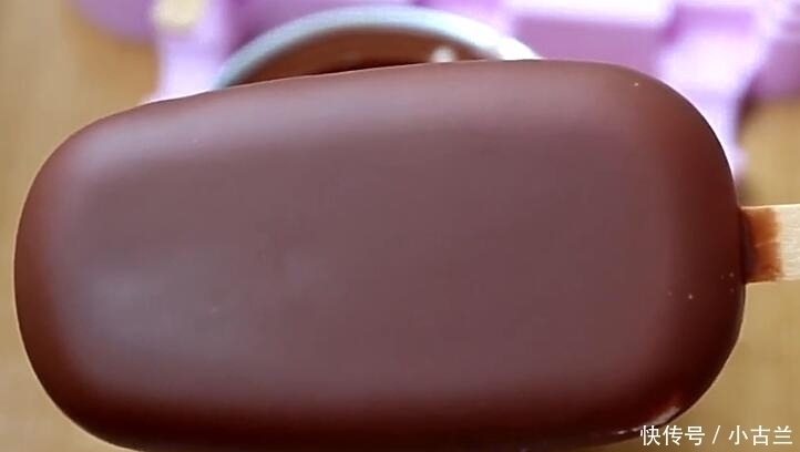 细腻|自制脆皮雪糕,2个鸡蛋一包奶,简单一做酥脆细腻,比冰淇淋好吃