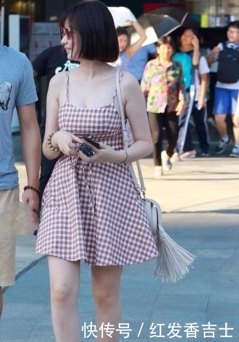  微胖|街拍: 格子连衣裙微胖姑娘, 衣品比身材重要!