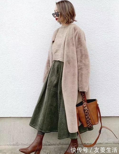 半身裙 仅156cm的她，凭什么会穿？日本素人“显高穿搭”，惊艳高级