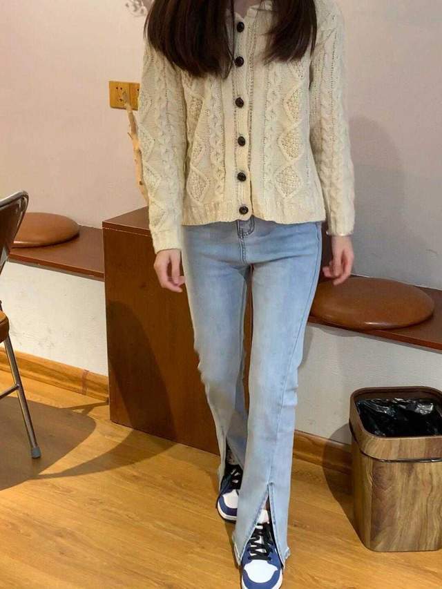 烟管裤|秋天怎么显高?风衣搭配直筒裤子,没想到效果这么好,又飒又美