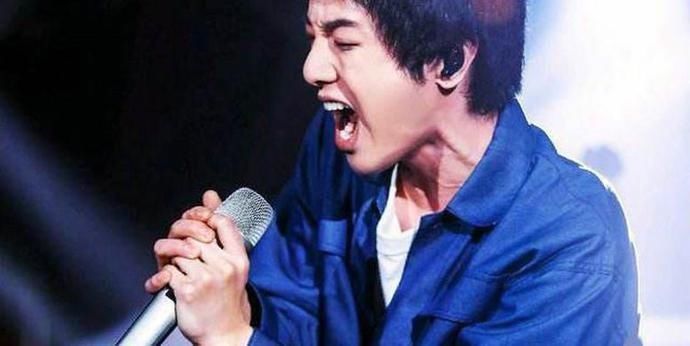 抛却那些公式化的舞台表现,华晨宇的真实唱功到底什么水平