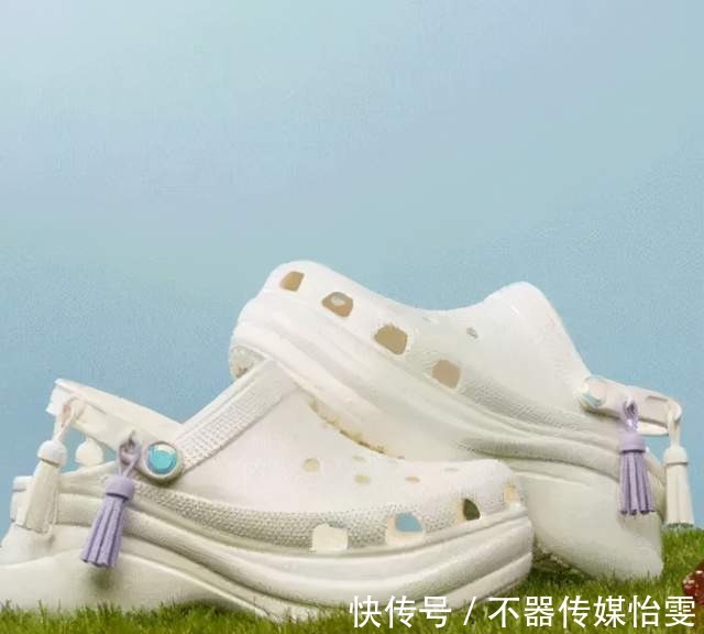 方形|别再买小白鞋了!今夏跪求你买这4双凉鞋