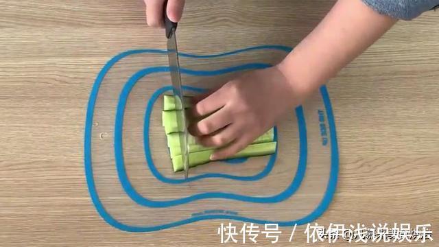 主菜|原来黄瓜切法有这么多种，黄瓜的花式切法大全图文详解，一看就会