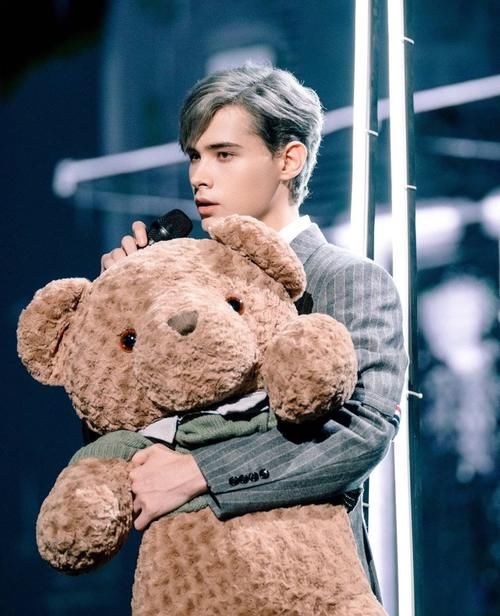 韩美娟不舍《创造营》：想复活抢话筒看龚俊，甘望星很傻很憨利路修不要再装