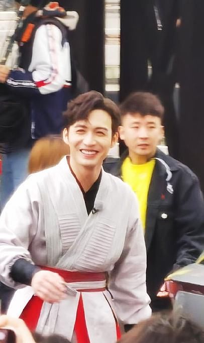 《奔跑吧9》全员古装，蔡徐坤帅气，看到baby，貂蝉本蝉