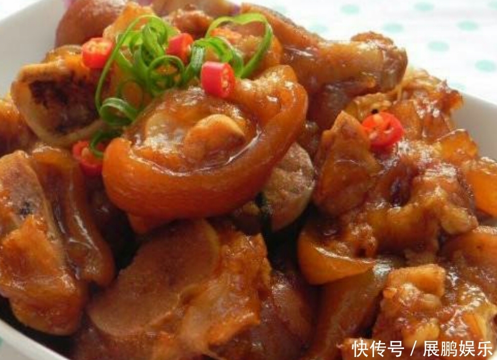 猪蹄这样加工,色香味俱全,不光可以美容,还有很好的养生功效